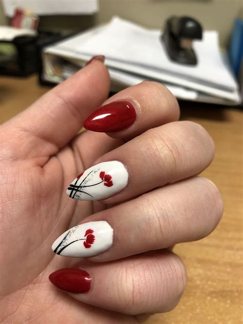 Poppy nails. Things To Know About Poppy nails. 